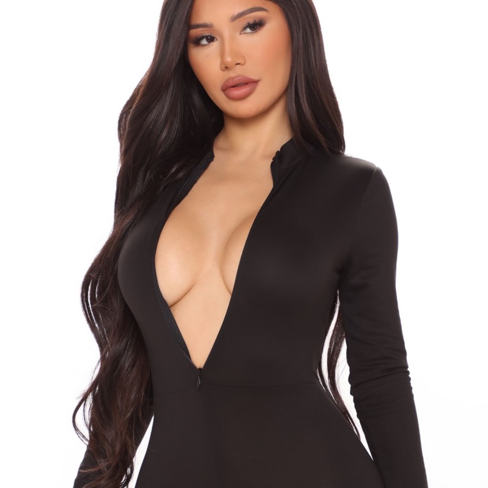 FASHION NOVA - Picture 2 of 2